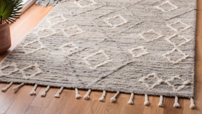 Safavieh Casablanca 5' x 8' Area Rug, Gray, rollover