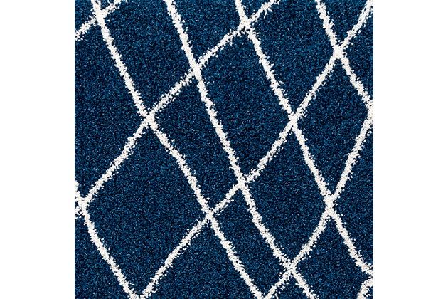 At nuLoom, we believe that floor coverings and art should not be mutually exclusive. Founded with a desire to break the rules of what is expected from an area rug, nuLoom was created to fill the void between brilliant design and affordability.100% polypropylene | Machine made | Easy to clean and maintain | Spot clean recommended | Imported