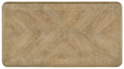 Realyn Table (Set of 3)