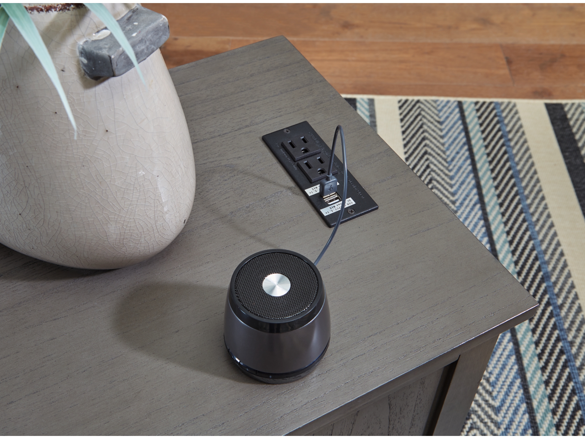 Image 2 of Treytown Chairside End Table 6 colors 