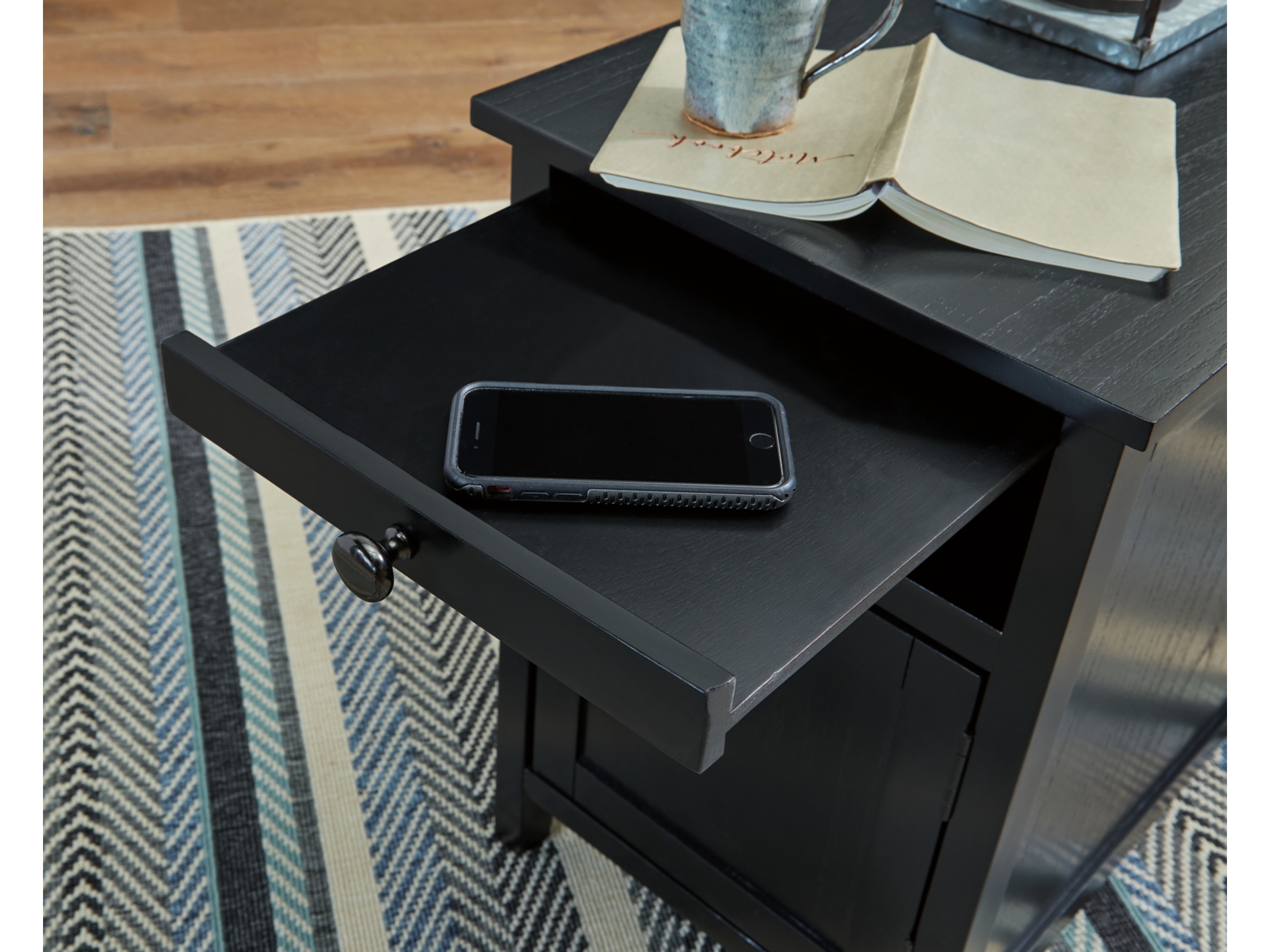 Image 4 of Treytown Chairside End Table 6 colors 