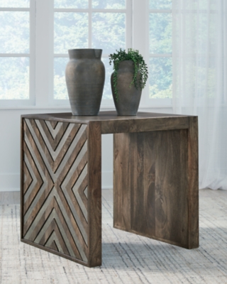 Dreggan End Table, , rollover