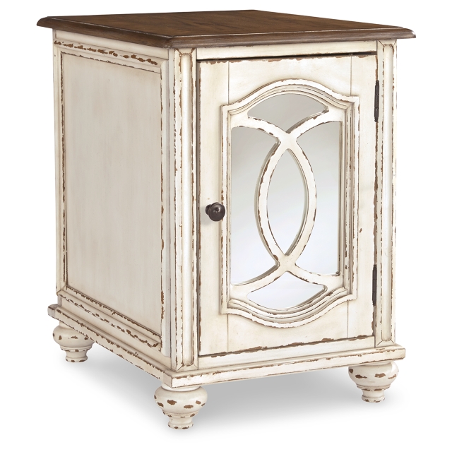 Realyn Chairside End Table
