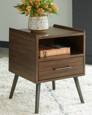 Calmoni End Table, , rollover