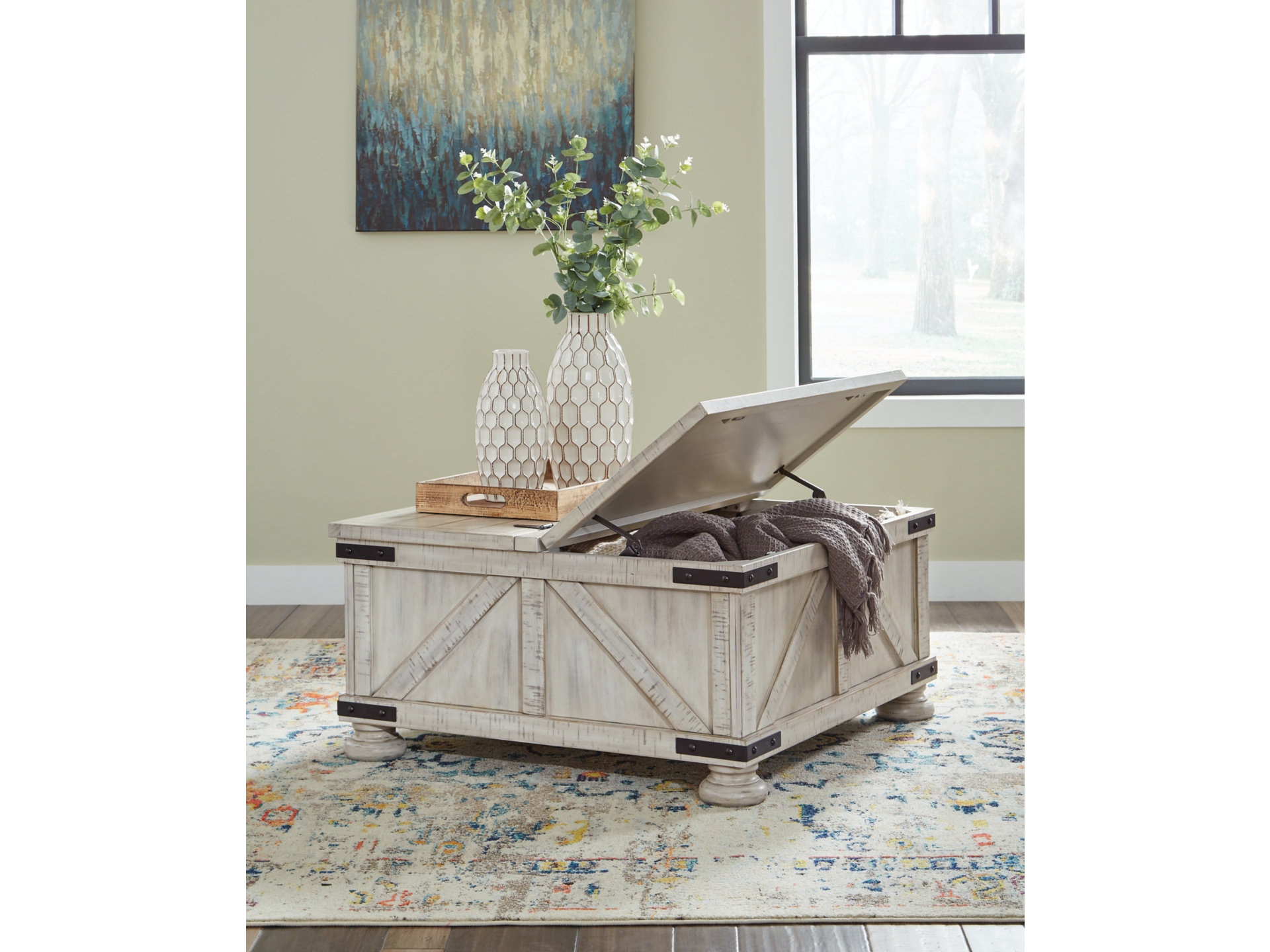 Carynhurst Hinged Lift Top Coffee Table