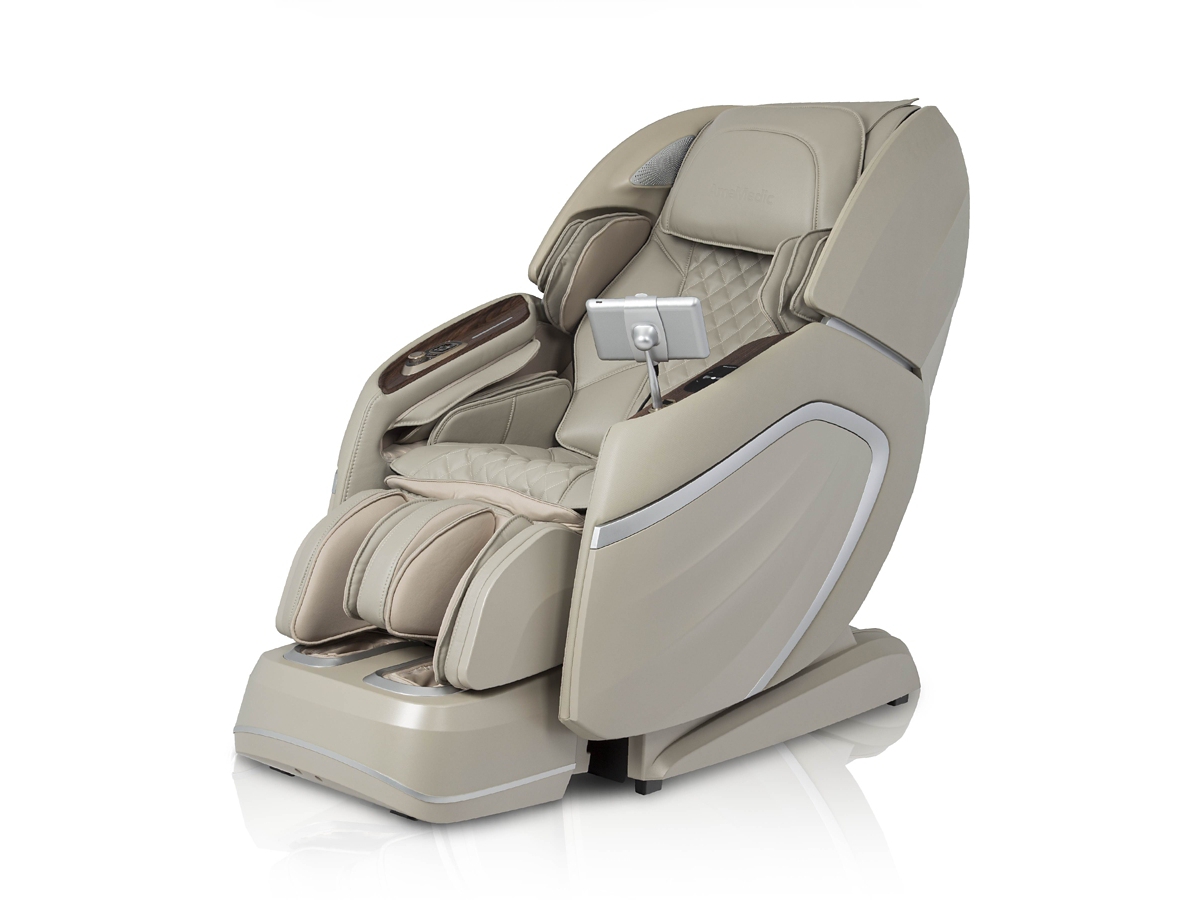 AmaMedic Hilux 4D Massage Chair | Ashley