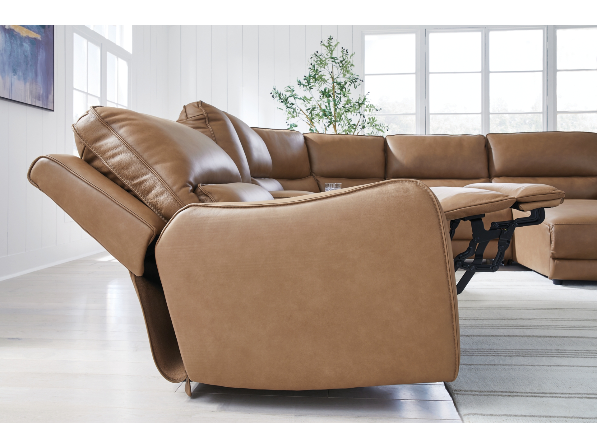 Image 4 of Silverbrooke 6-Piece Leather Dual Power Reclining Modular Sectional with Chaise