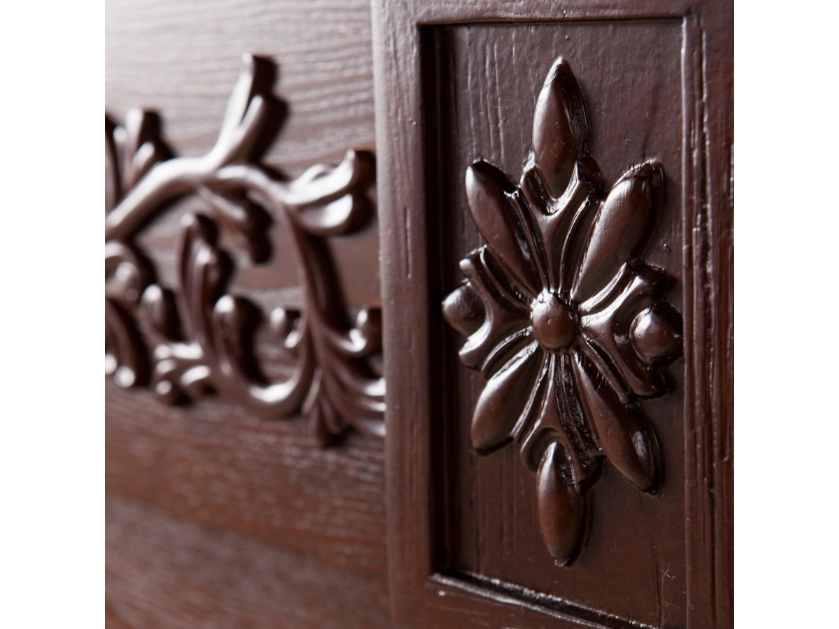 Southern Enterprises Furniture Venstinger Carved Electric